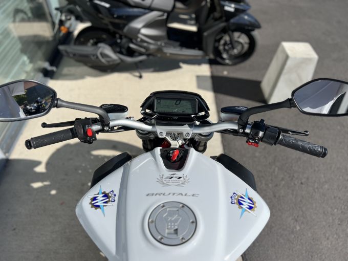 MV AGUSTA BRUTALE 800 4