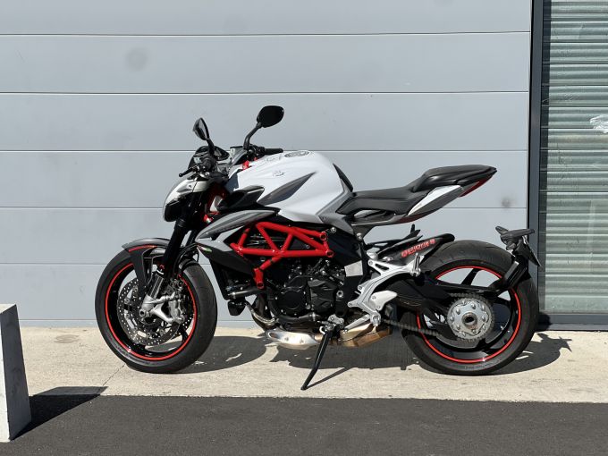 MV AGUSTA BRUTALE 800 4
