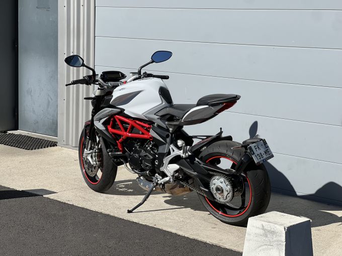 MV AGUSTA BRUTALE 800 4