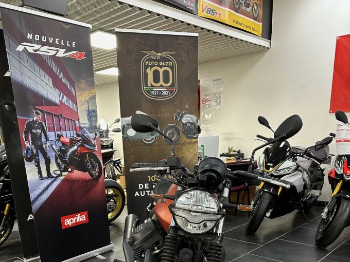 MOTO GUZZI V7 4