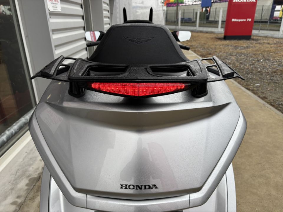 HONDA GoldWing Touring DCT Airbag 4