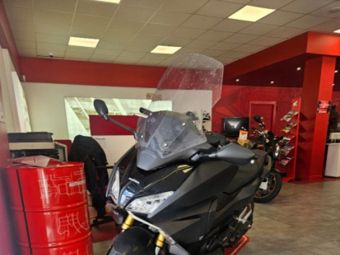 HONDA FORZA 750 4