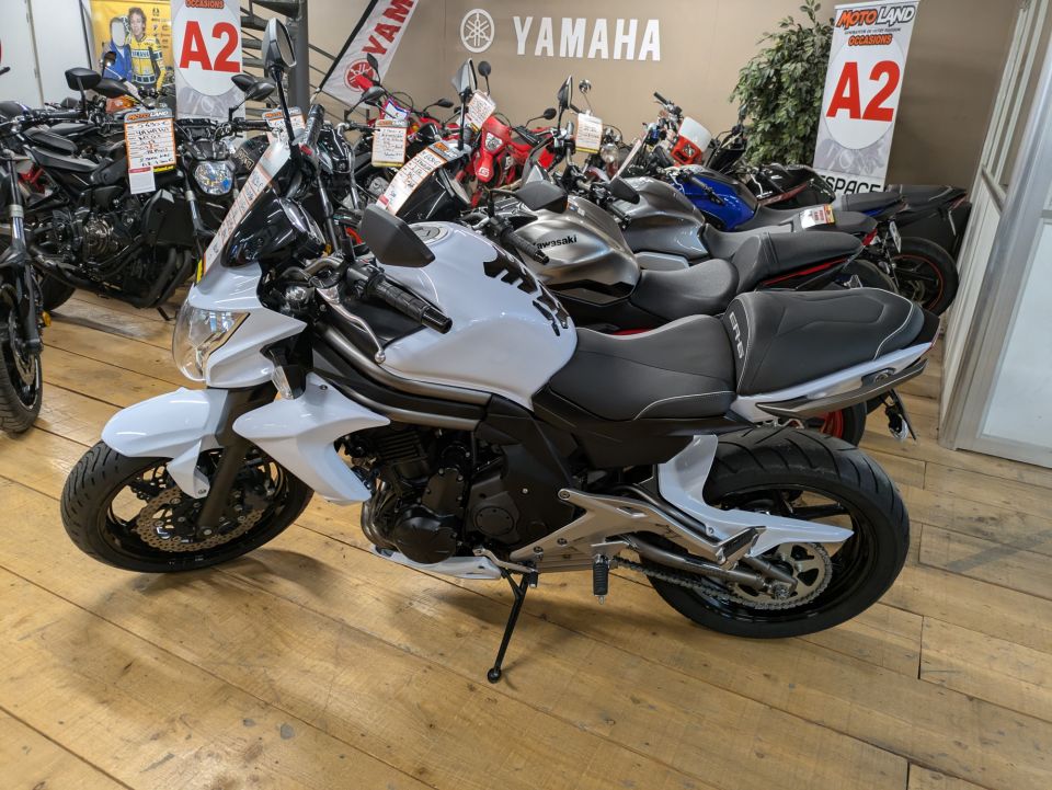 KAWASAKI ER-6 (47.5CV) 4