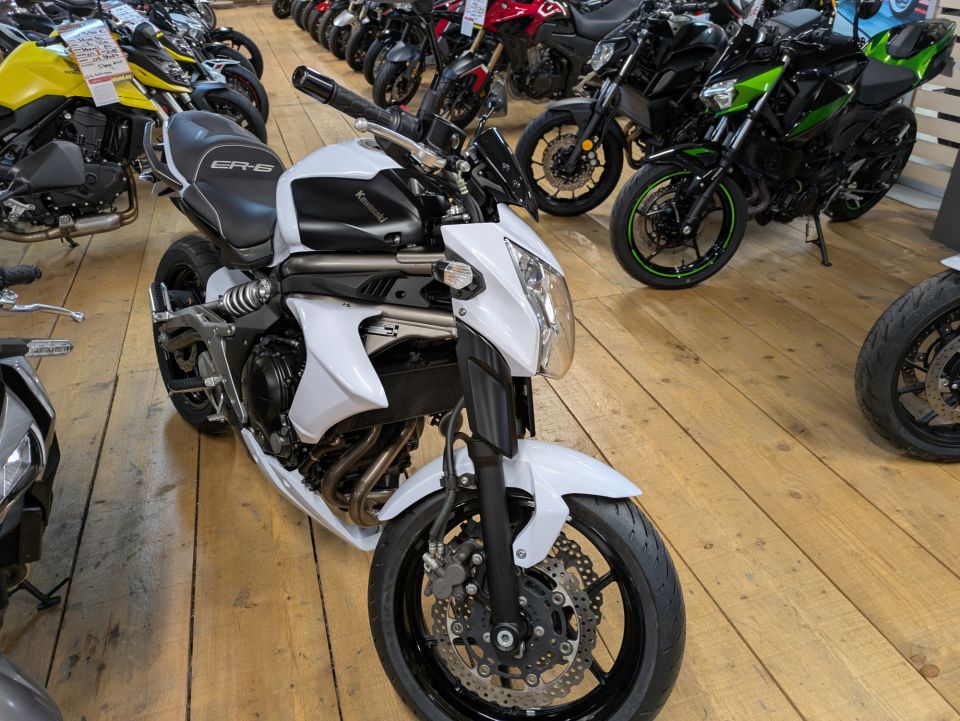 KAWASAKI ER-6 (47.5CV) 4