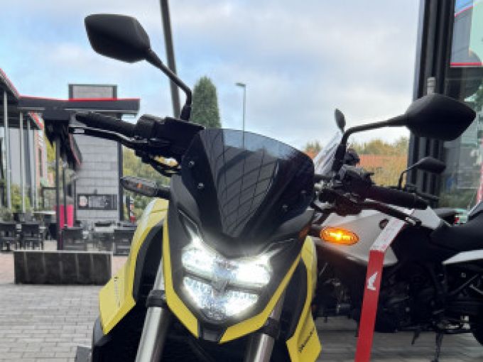 HONDA CB750 Hornet 35 kW 4