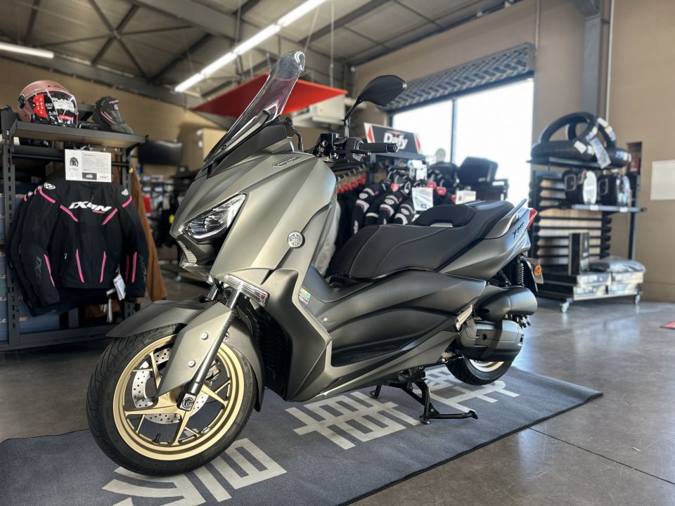 YAMAHA XMAX 125 TECH MAX 4