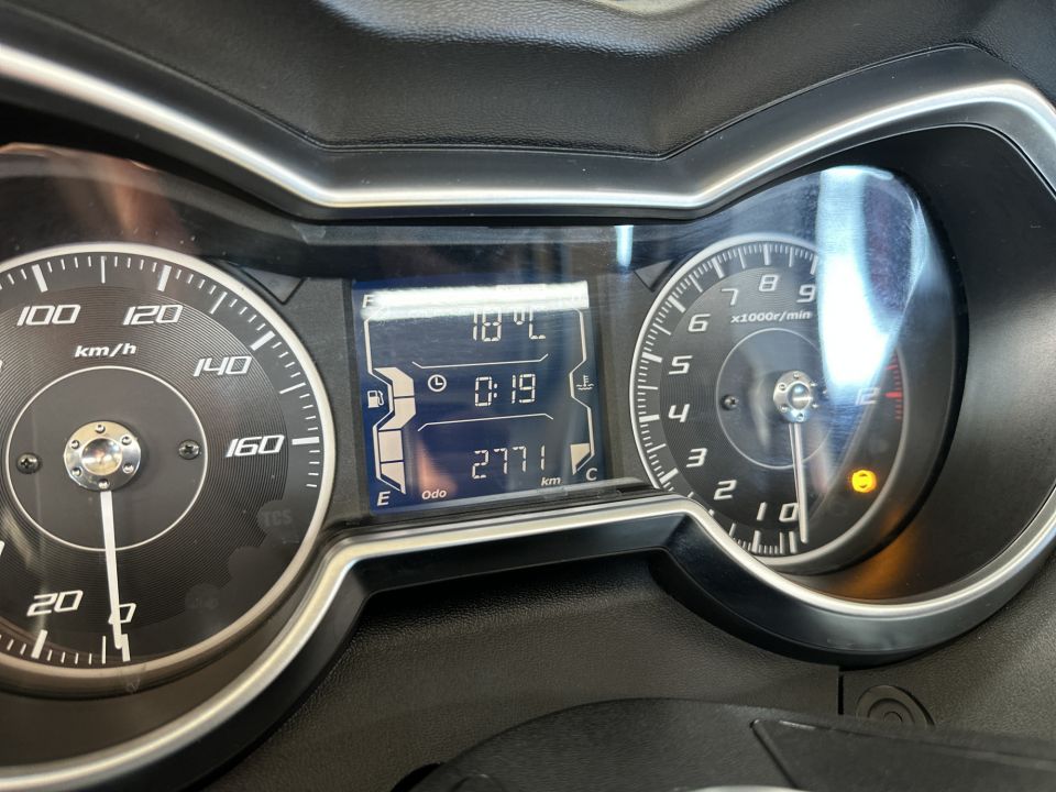 YAMAHA XMAX 125 TECH MAX 4