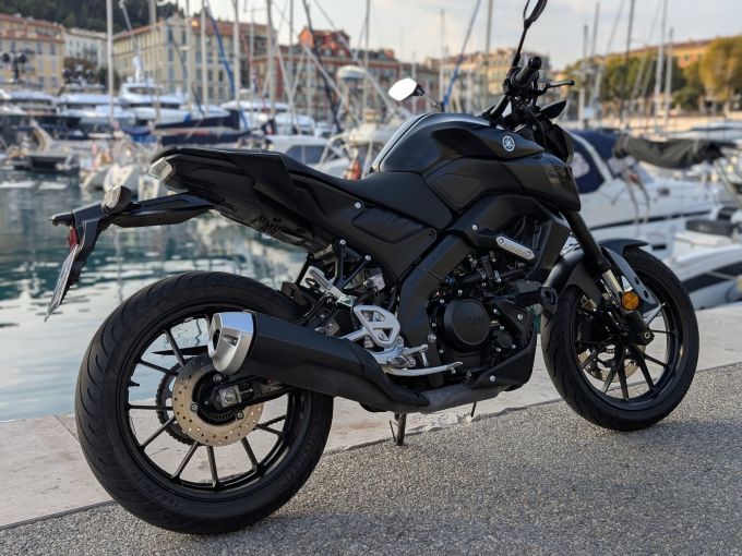 YAMAHA MT-125 ABS 4