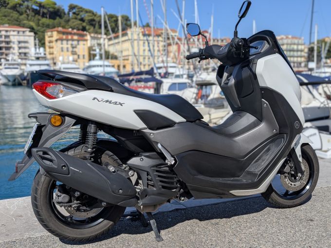 YAMAHA NMAX 125 4