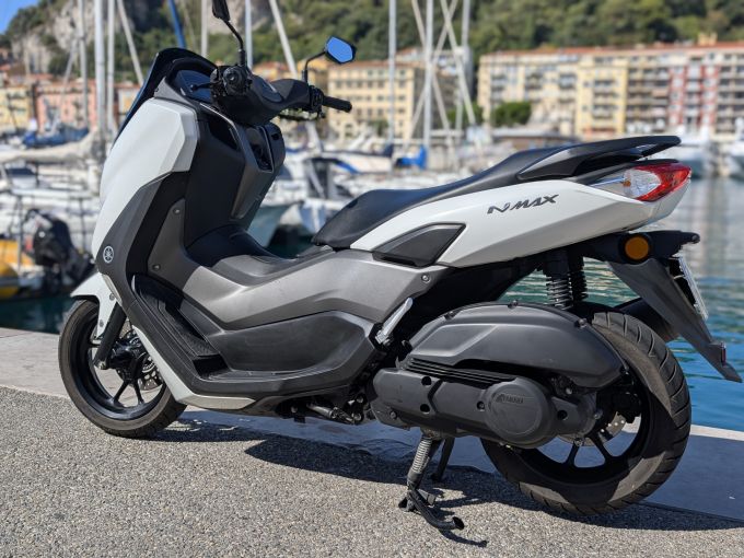 YAMAHA NMAX 125 4