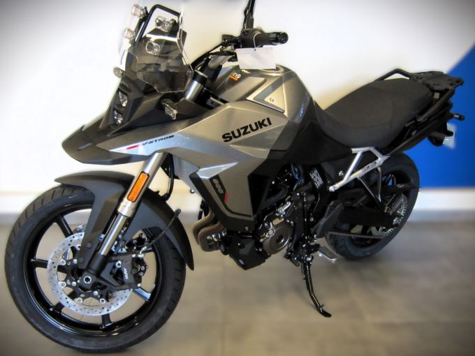 SUZUKI V-STROM 800SE 4