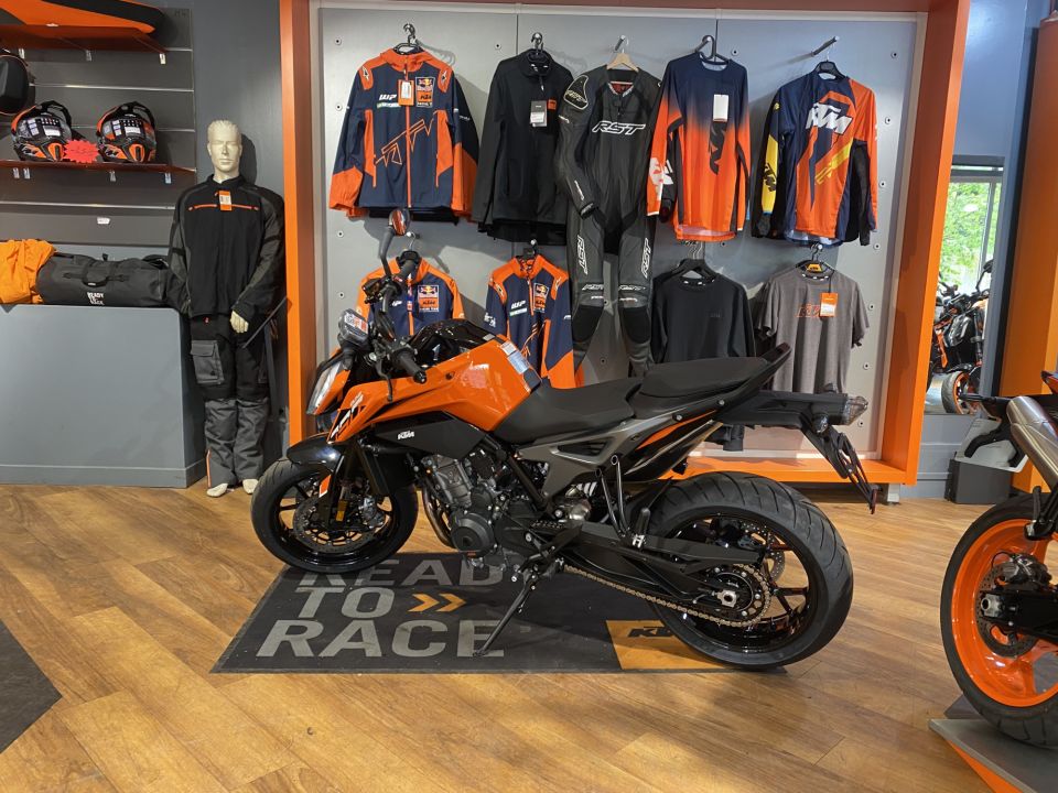 KTM 790 DUKE 4