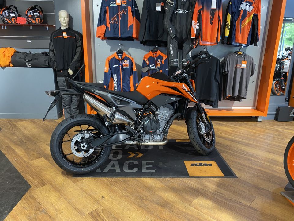 KTM 790 DUKE 4