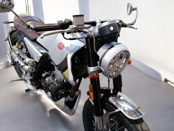 FB MONDIAL HPS 125 HIPSTER 4