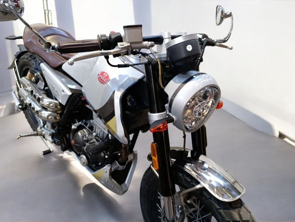 FB MONDIAL HPS 125 HIPSTER 4