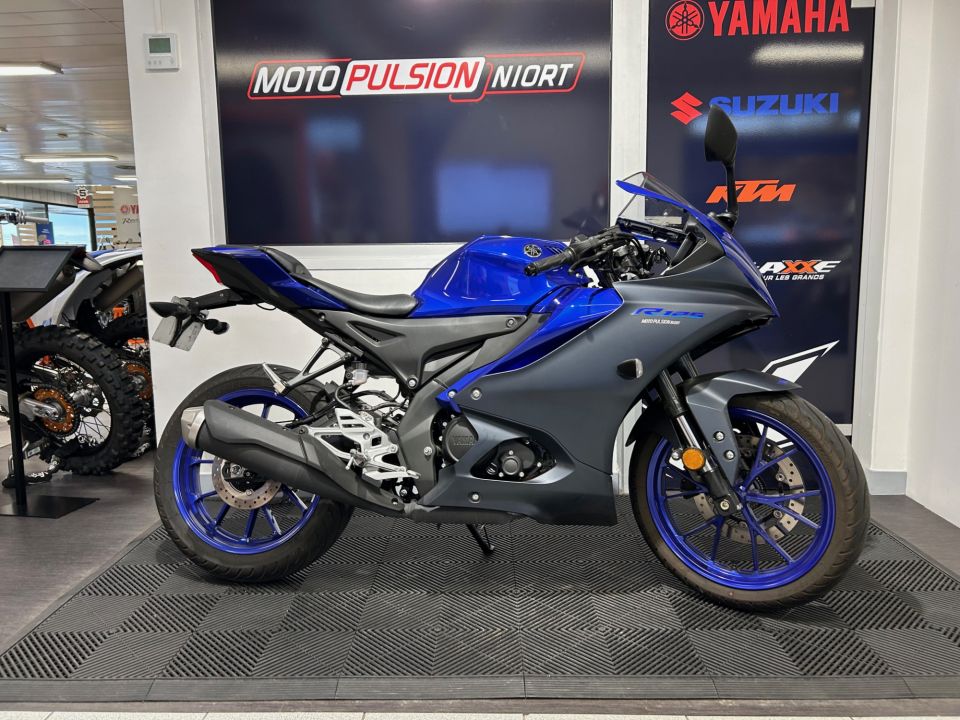 YAMAHA YZF-R 125 4