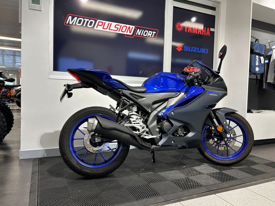 YAMAHA YZF-R 125 4