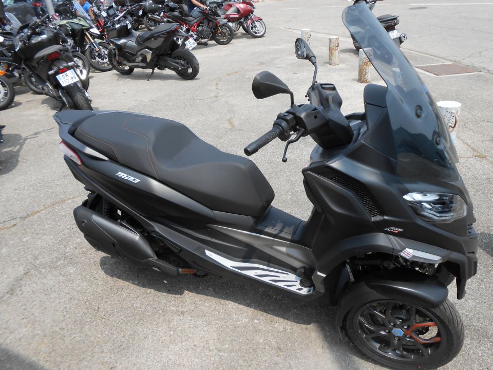 PIAGGIO MP3 530 HPE EXCLUSIVE 4