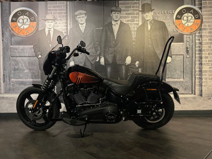 HARLEY-DAVIDSON SOFTAIL STREET BOB 1868 4