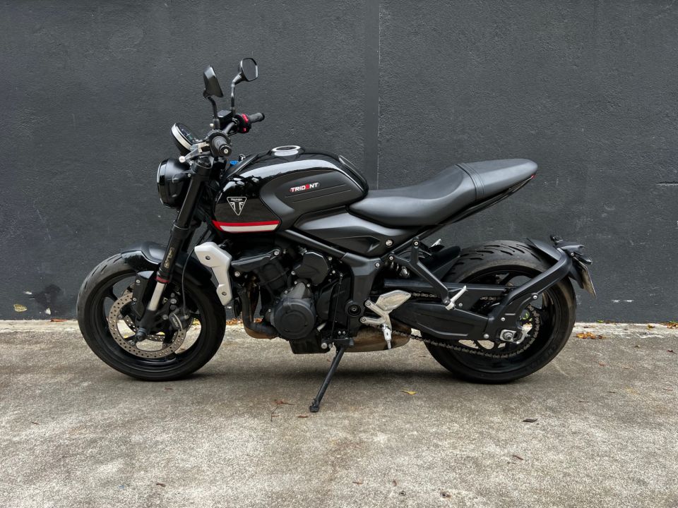 TRIUMPH TRIDENT 660 4
