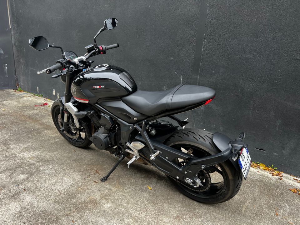 TRIUMPH TRIDENT 660 4