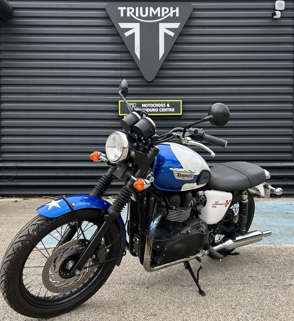 TRIUMPH Bonneville T214 4