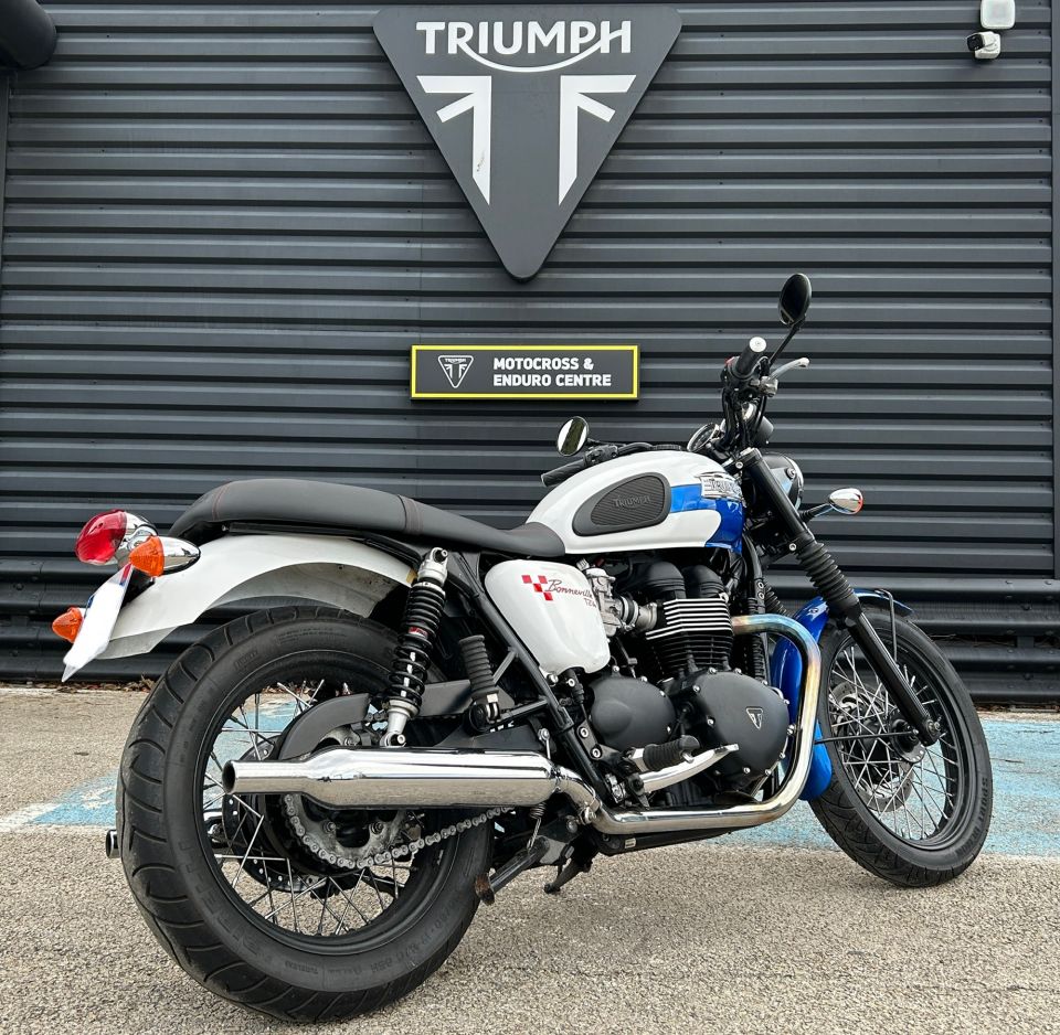 TRIUMPH Bonneville T214 4
