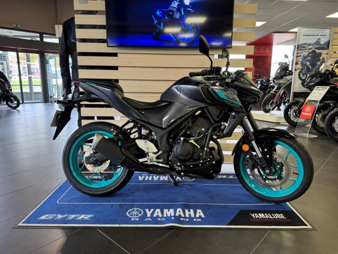 YAMAHA MT-03 4