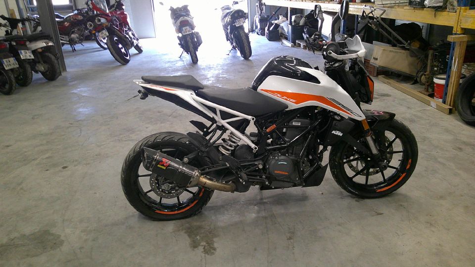 KTM 390 DUKE 4