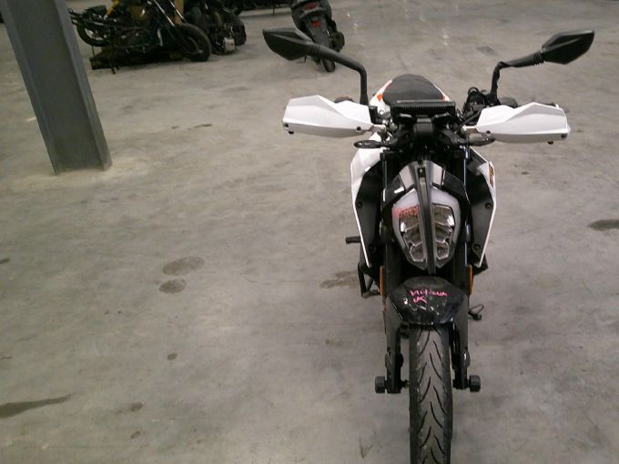 KTM 390 DUKE 4