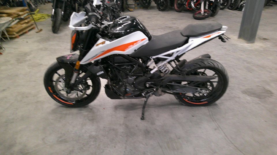 KTM 390 DUKE 4