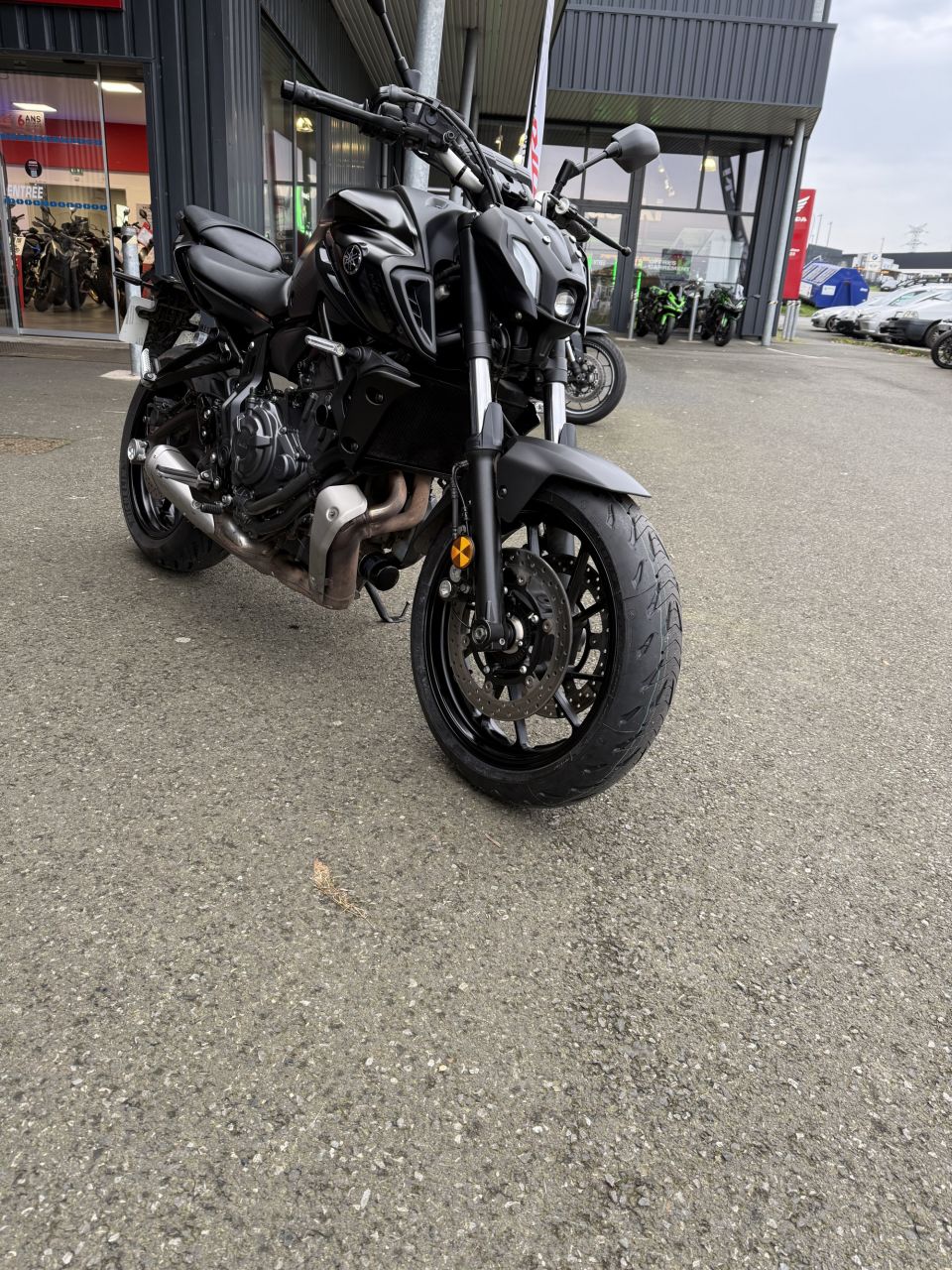 YAMAHA MT-07 4