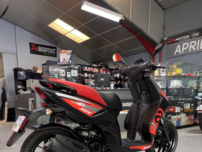 APRILIA SR 50 MOTARD 4
