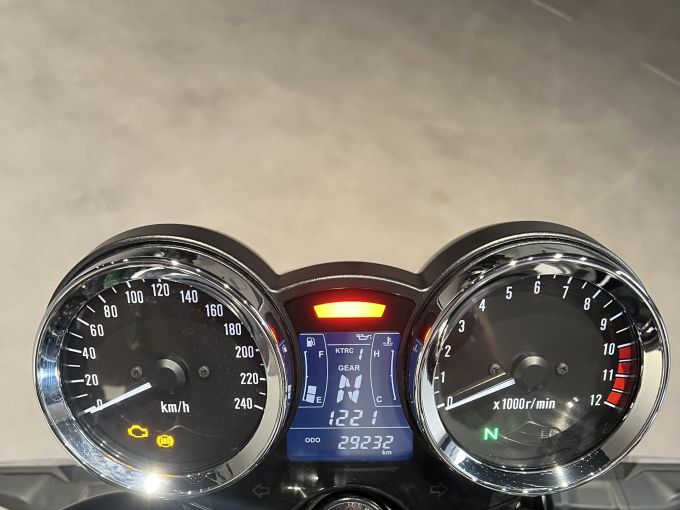 KAWASAKI Z900 SE 4