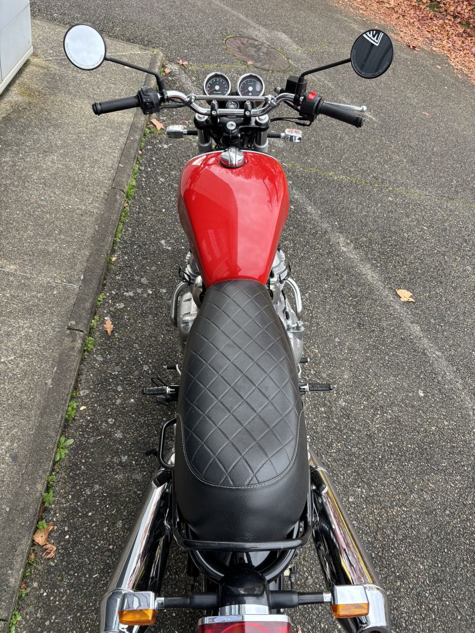 ROYAL ENFIELD INTERCEPTOR 4