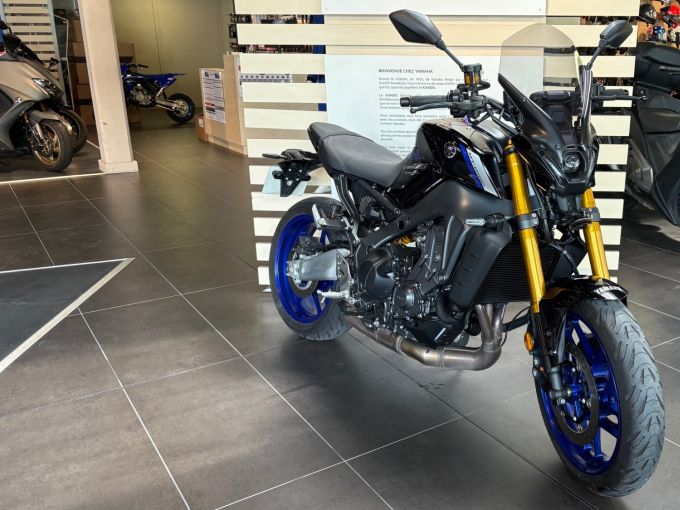 YAMAHA MT-09 SP 4