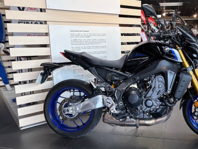 YAMAHA MT-09 SP 4