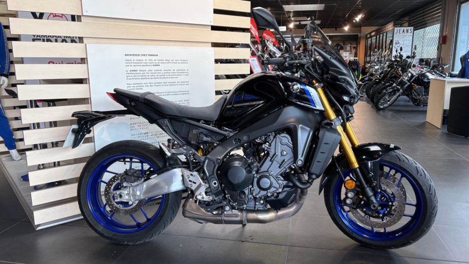 YAMAHA MT-09 SP 4