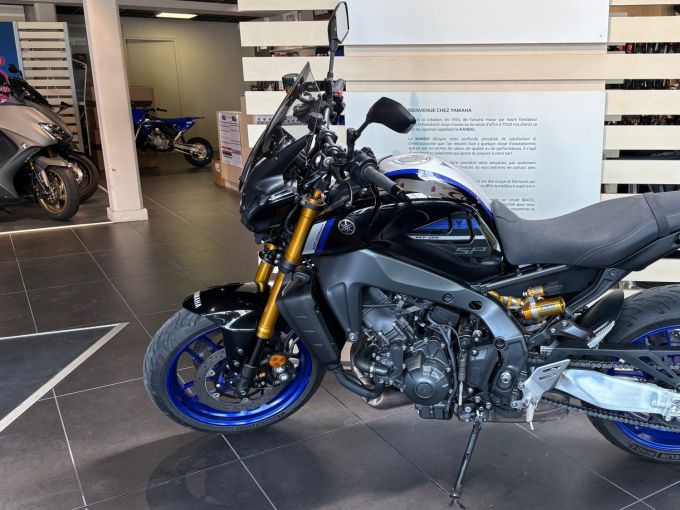 YAMAHA MT-09 SP 4