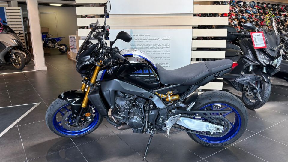 YAMAHA MT-09 SP 4