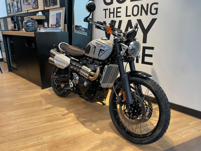TRIUMPH SCRAMBLER 1200 4