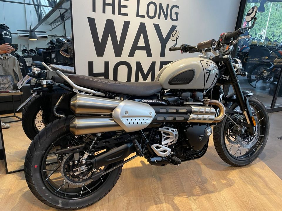 TRIUMPH SCRAMBLER 1200 4