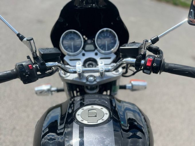 YAMAHA XJR 1300 SP 4