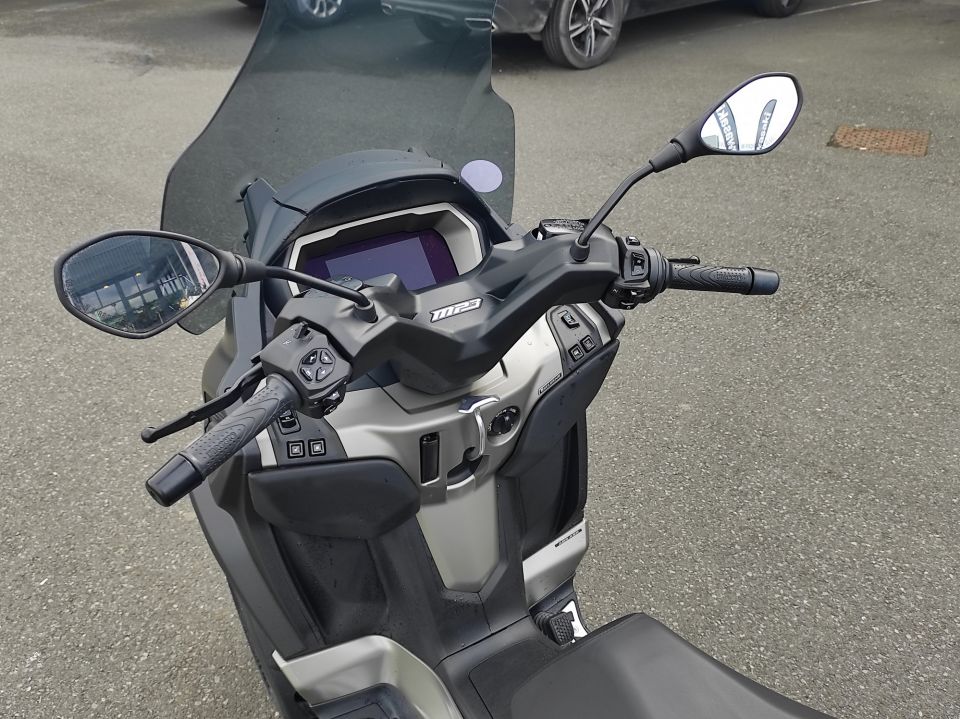 PIAGGIO MP3 530 HPE EXCLUSIVE 4