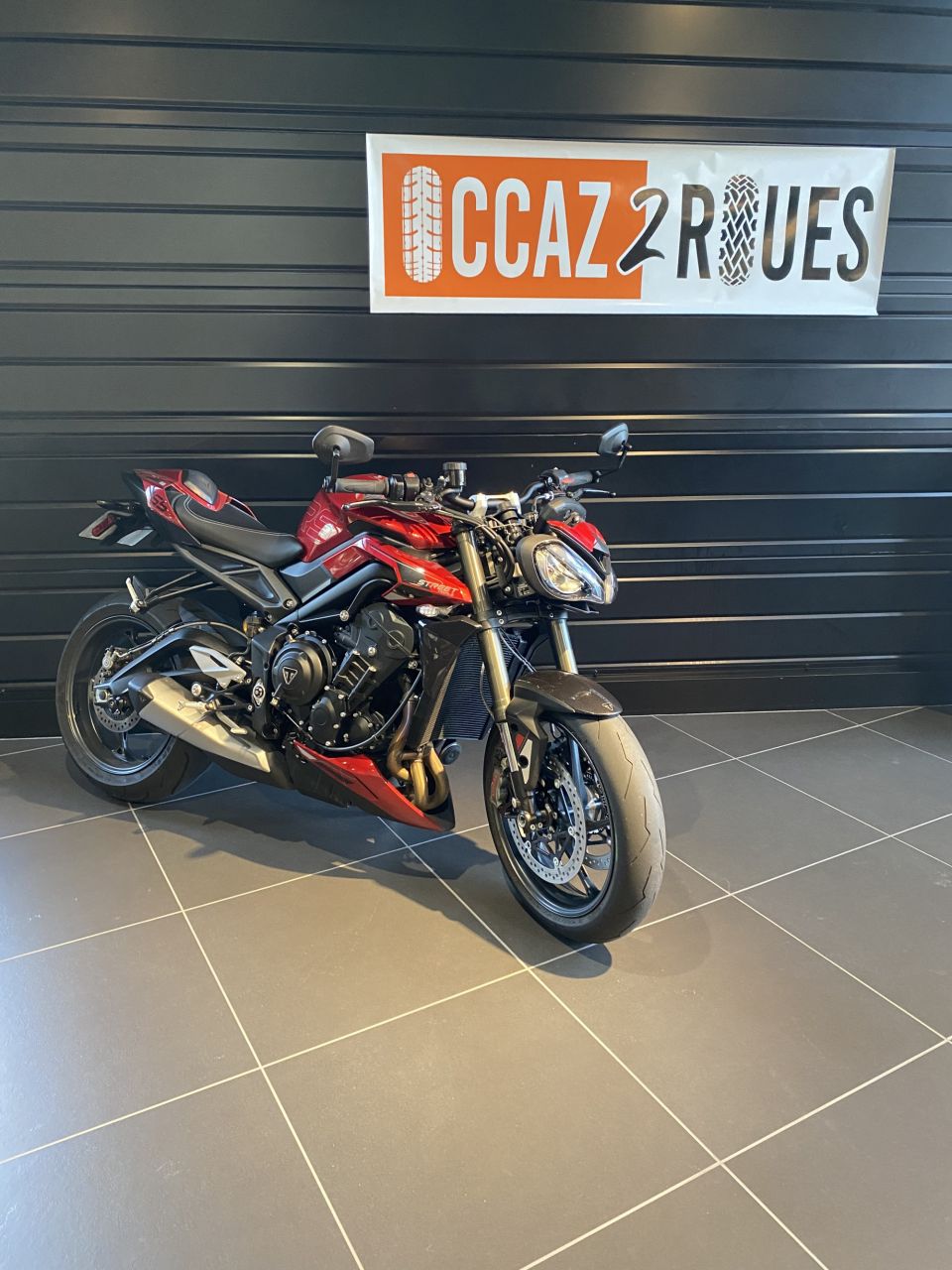 TRIUMPH STREET TRIPLE 765 RS 4
