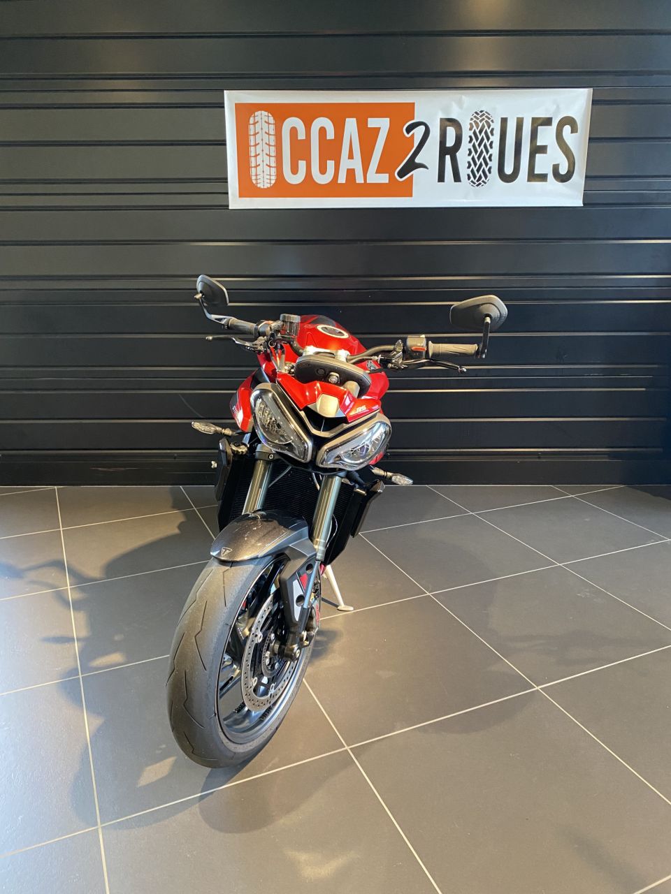 TRIUMPH STREET TRIPLE 765 RS 4