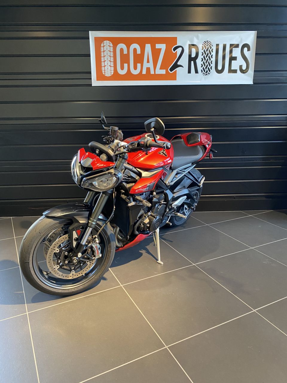 TRIUMPH STREET TRIPLE 765 RS 4