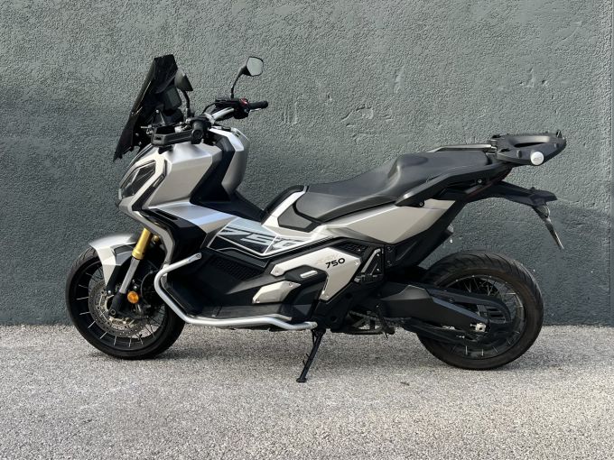 HONDA X-ADV 4