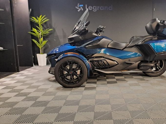 CAN-AM SPYDER RT 4