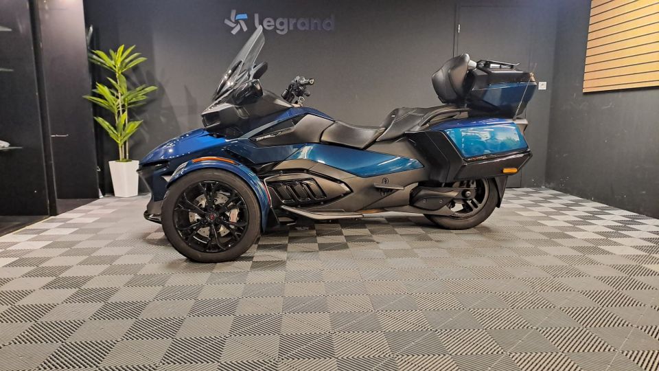 CAN-AM SPYDER RT 4